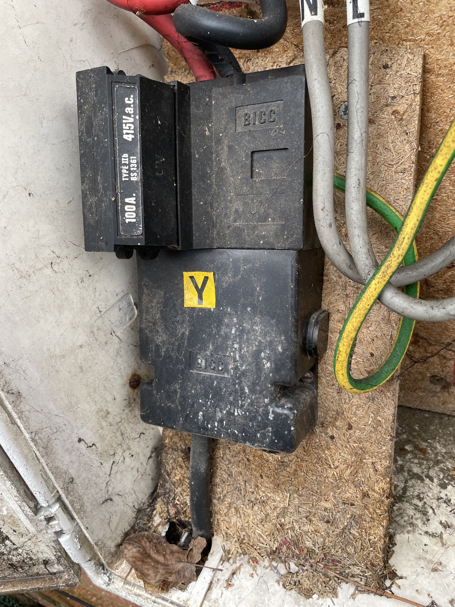 Earthing at Service Head Fuse - Bright Spark